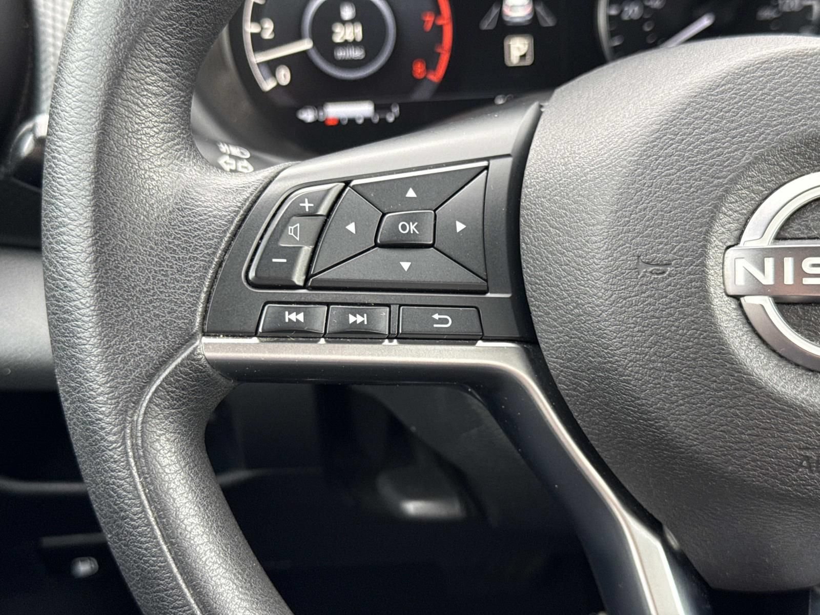 Used 2023 Nissan Kicks SV FWD image 15