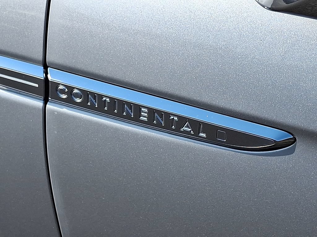 Used 2017 Lincoln Continental Reserve AWD/4WD image 31
