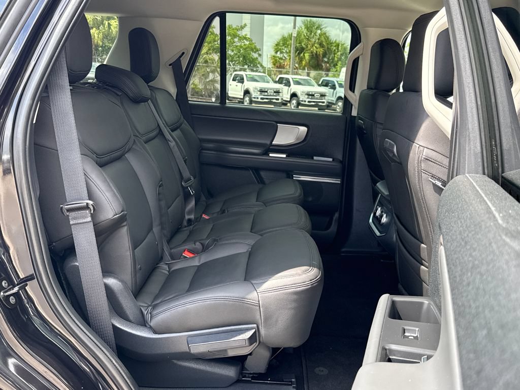 Used 2025 Ford Expedition Active RWD image 30