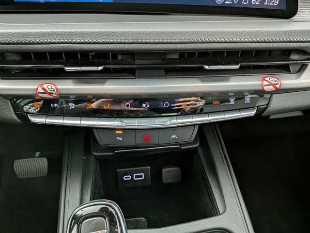 Certified 2025 Cadillac XT4 Premium Luxury FWD image 19
