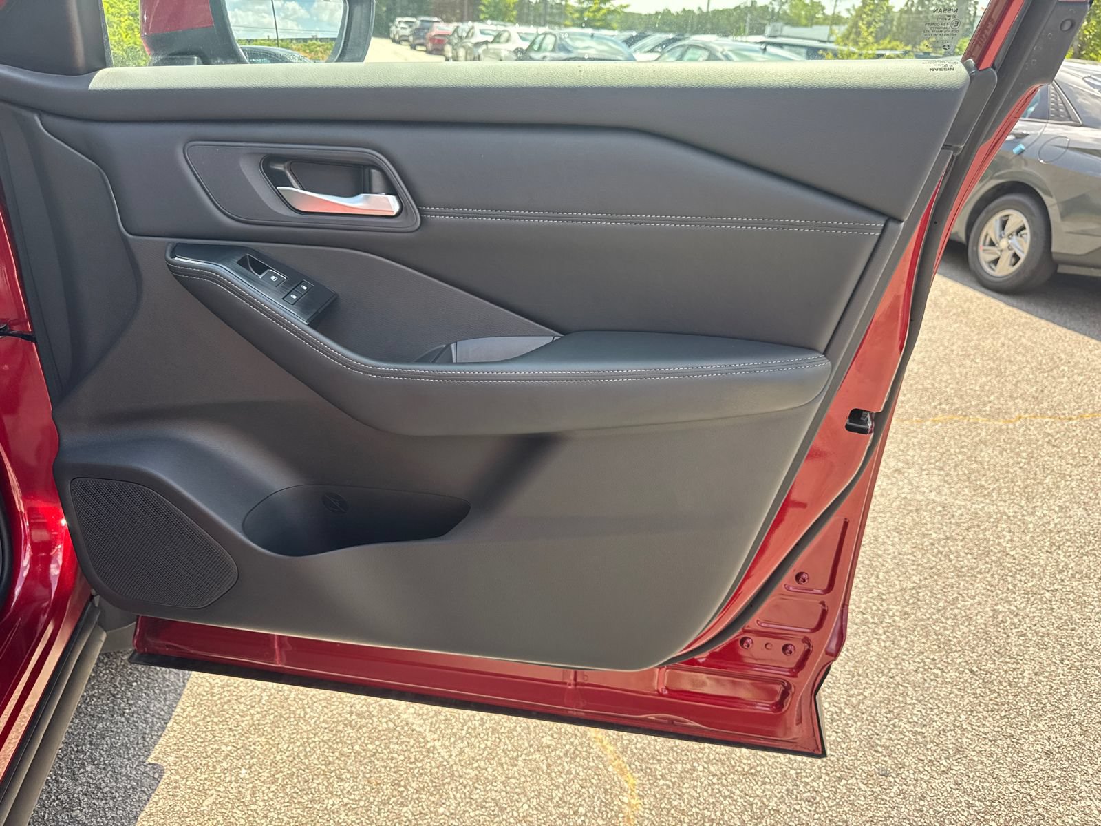 Used 2024 Nissan Rogue SL w/ SL Premium Package FWD image 14