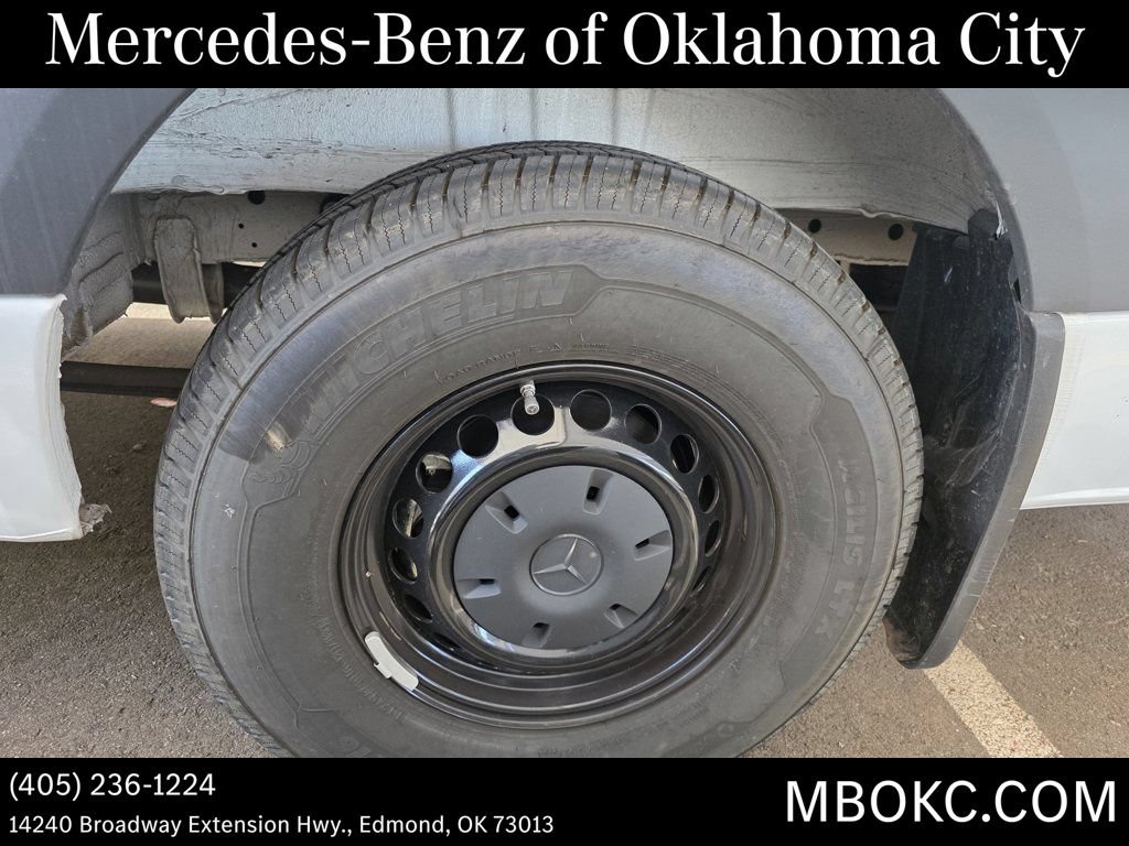Used 2025 Mercedes-Benz Sprinter 2500 image 4
