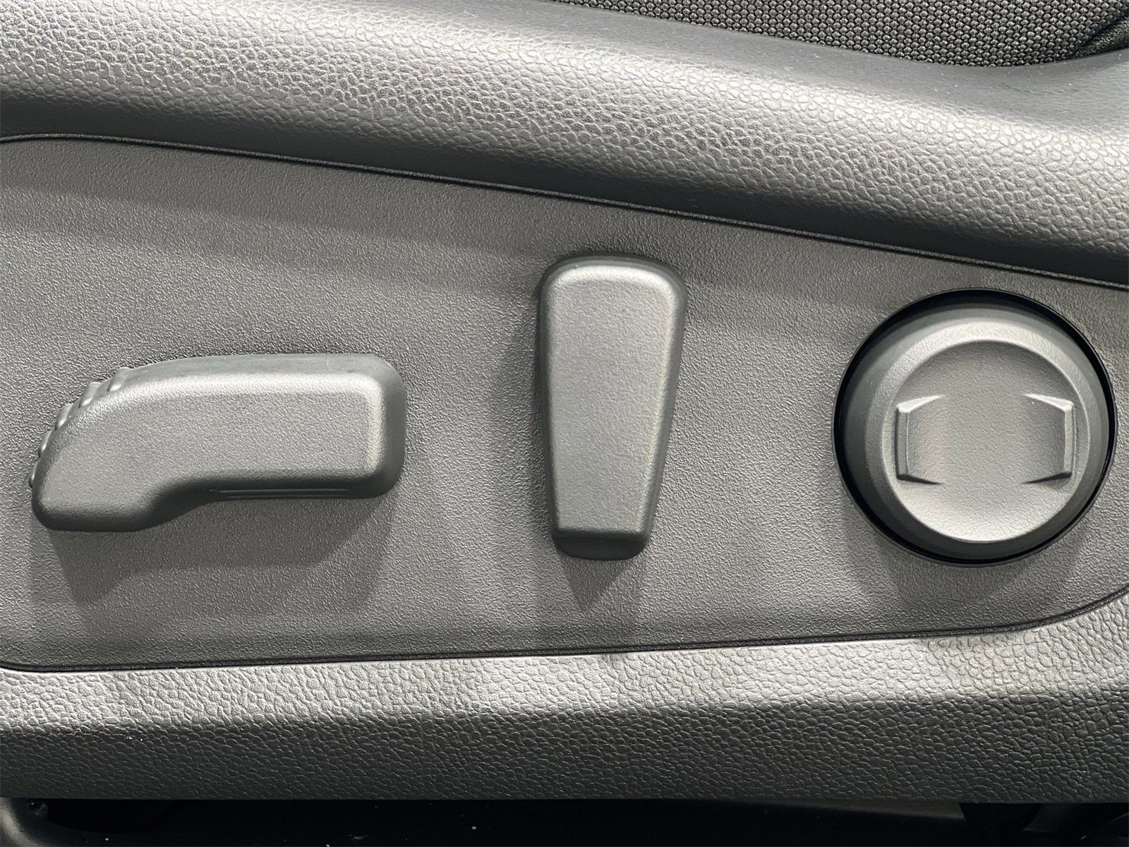 Certified 2025 Subaru Crosstrek 2.5i Limited w/ Crosstrek Mirror Package image 12