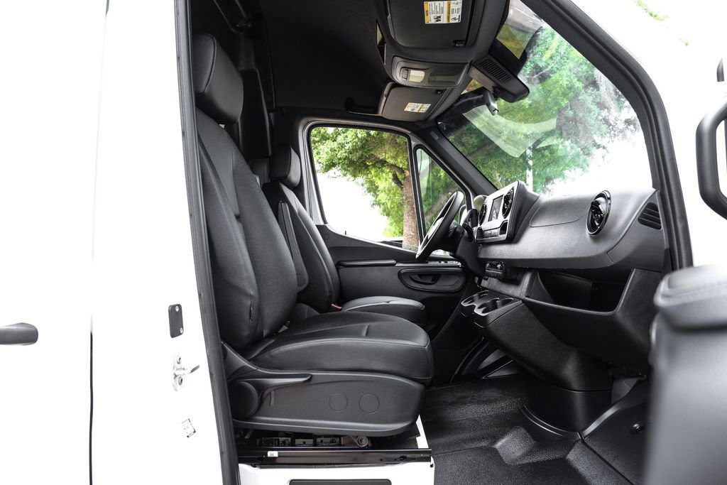 Used 2023 Mercedes-Benz Sprinter 2500 image 30