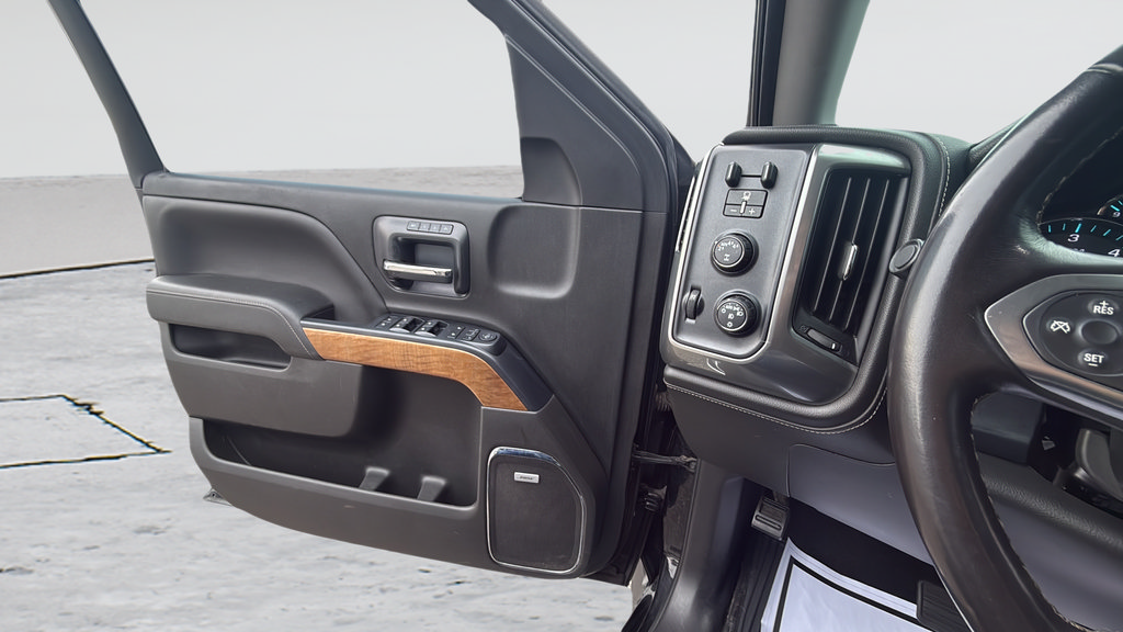 Used 2018 Chevrolet Silverado 1500 LTZ w/ Sport Package AWD/4WD image 26