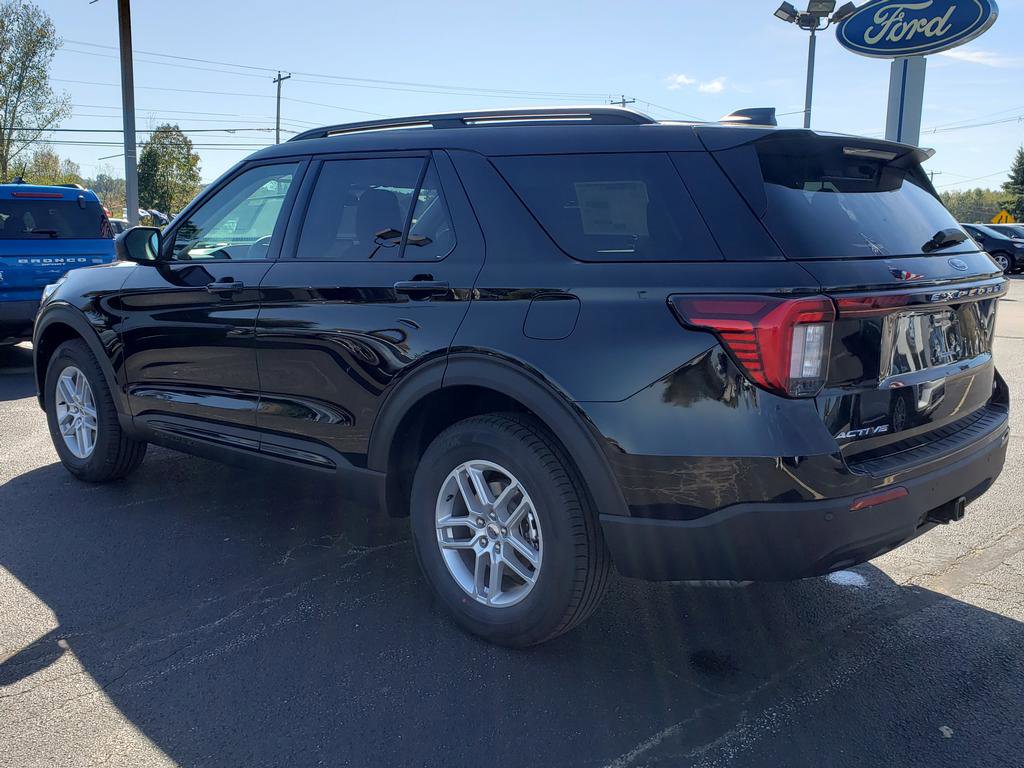 New 2026 Ford Explorer Active image 5