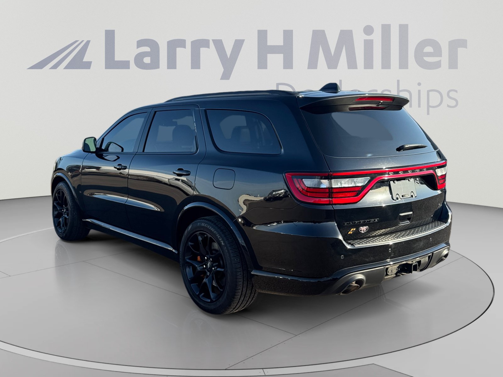 Used 2023 Dodge Durango R/T w/ Hemi Orange Plus Package AWD/4WD image 3