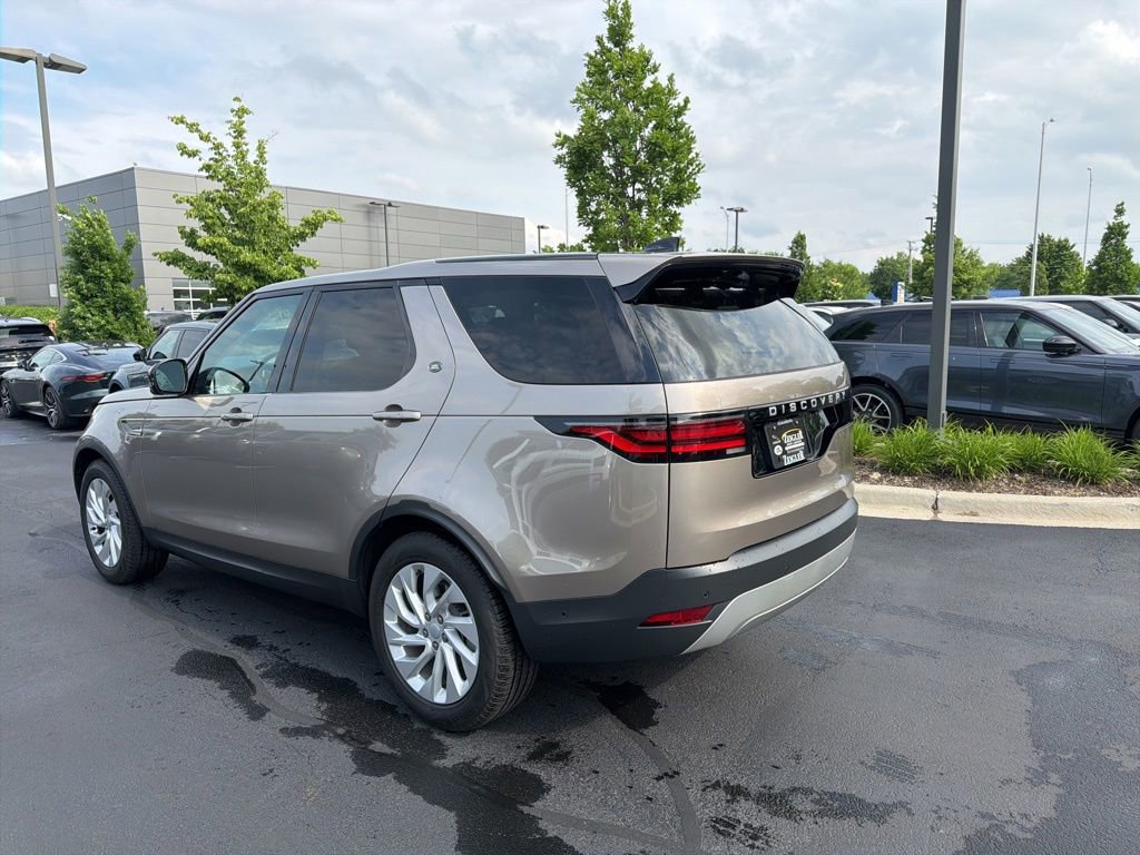 Used 2025 Land Rover Discovery S AWD/4WD image 3