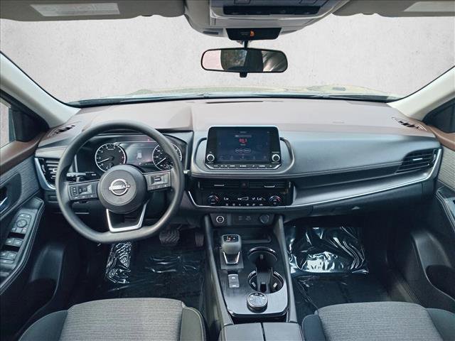Used 2023 Nissan Rogue SV image 16