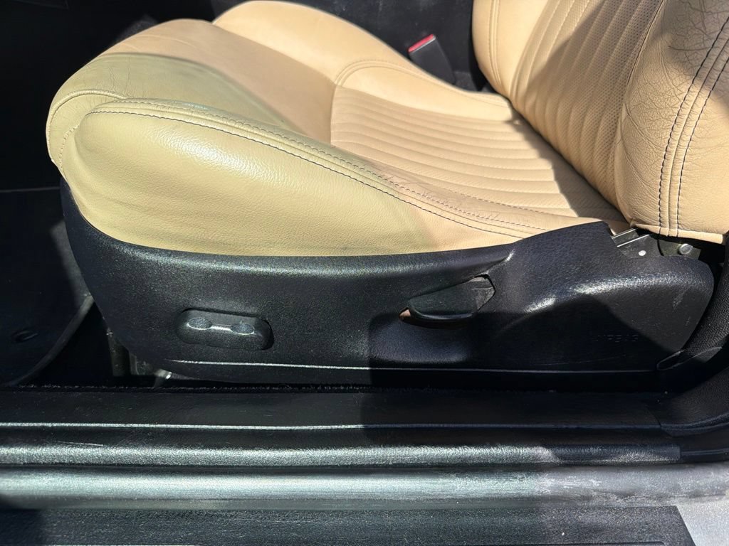 Used 2004 Ford Thunderbird RWD image 10