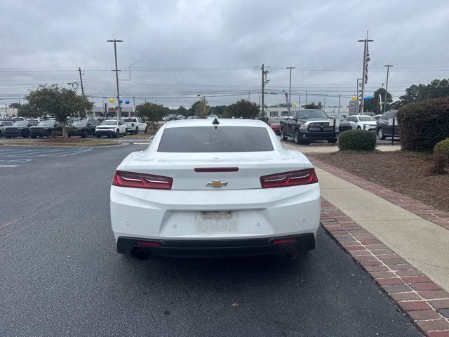 Used 2016 Chevrolet Camaro LT RWD image 8