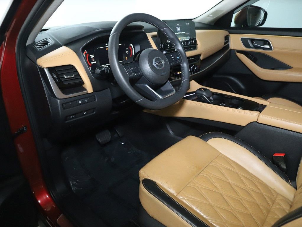 Used 2021 Nissan Rogue Platinum image 18