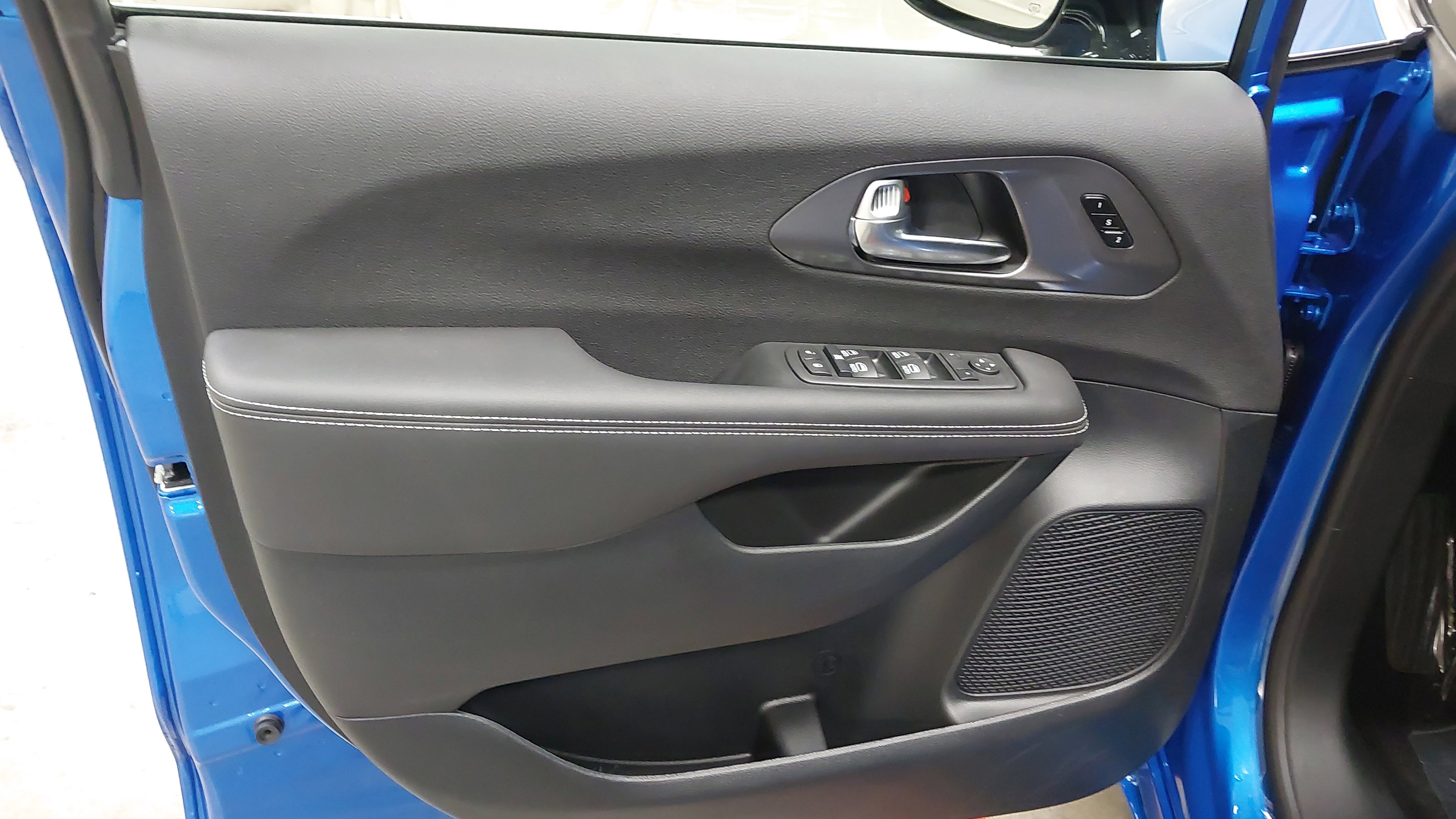 New 2026 Chrysler Pacifica Select image 24