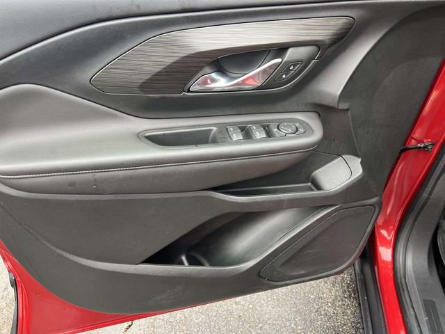 Used 2023 GMC Terrain SLE w/ Driver Convenience Package image 17