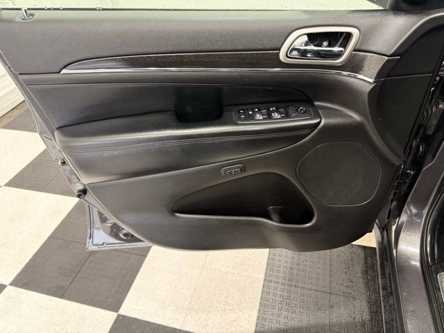 Used 2018 Jeep Grand Cherokee Limited image 15