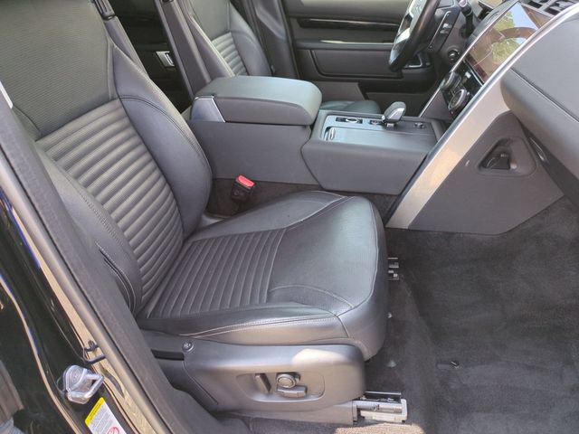 Used 2022 Land Rover Discovery S AWD/4WD image 18