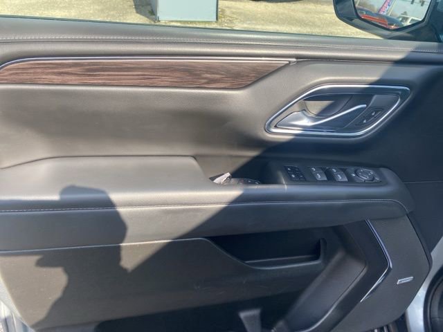 Used 2023 Chevrolet Suburban LT AWD/4WD image 17