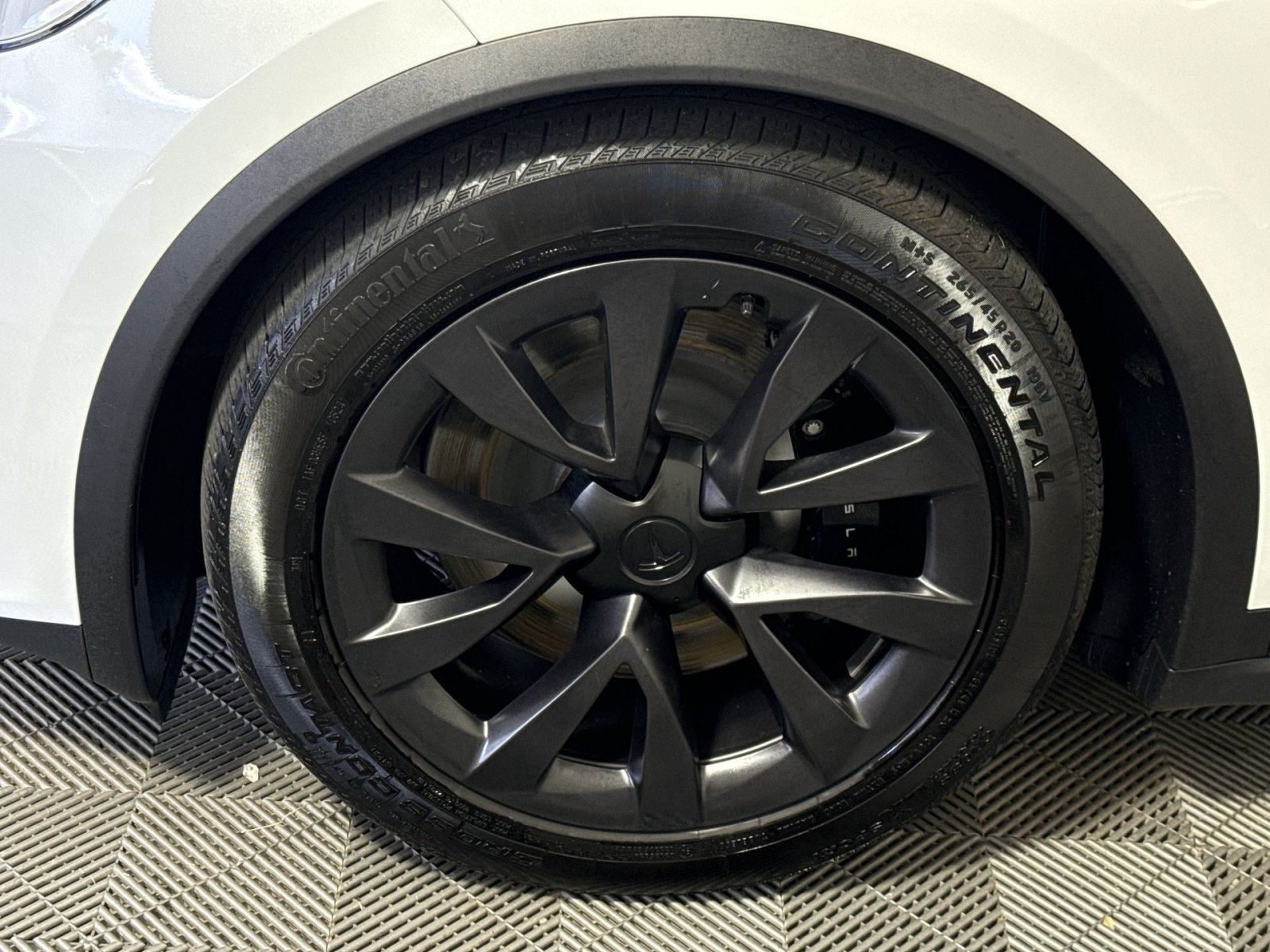 Used 2025 Tesla Model X AWD/4WD image 12