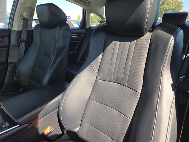 Used 2018 Honda Accord Touring image 12
