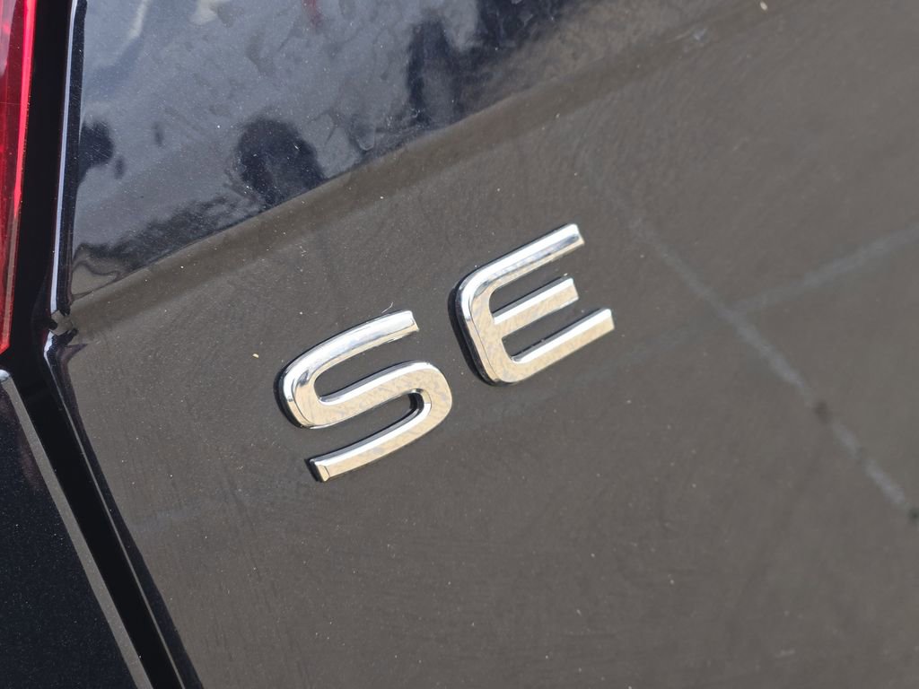 Used 2023 Volkswagen Tiguan SE R-Line image 33