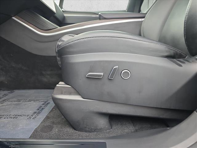 Used 2022 Tesla Model X image 27