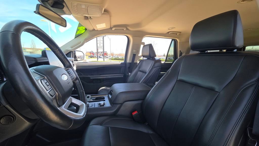 Used 2024 Ford Expedition Max XLT image 25