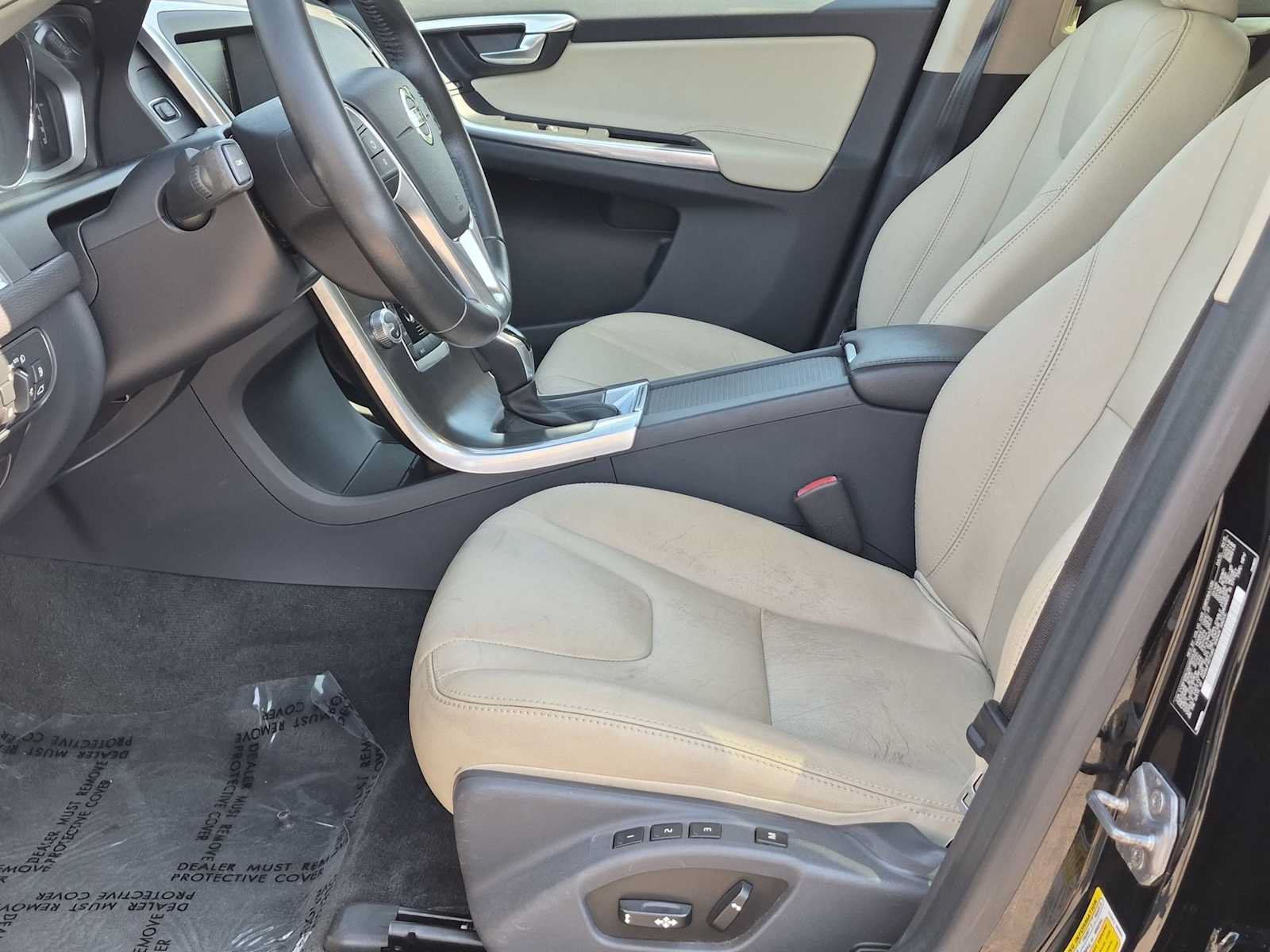 Used 2016 Volvo XC60 T5 Premier w/ Proximity Package AWD/4WD image 17
