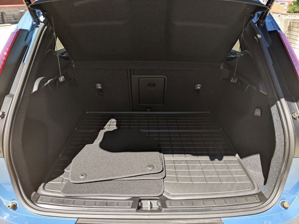 Certified 2023 Volvo XC40 B5 Ultimate w/ Protection Package Premier AWD/4WD image 26