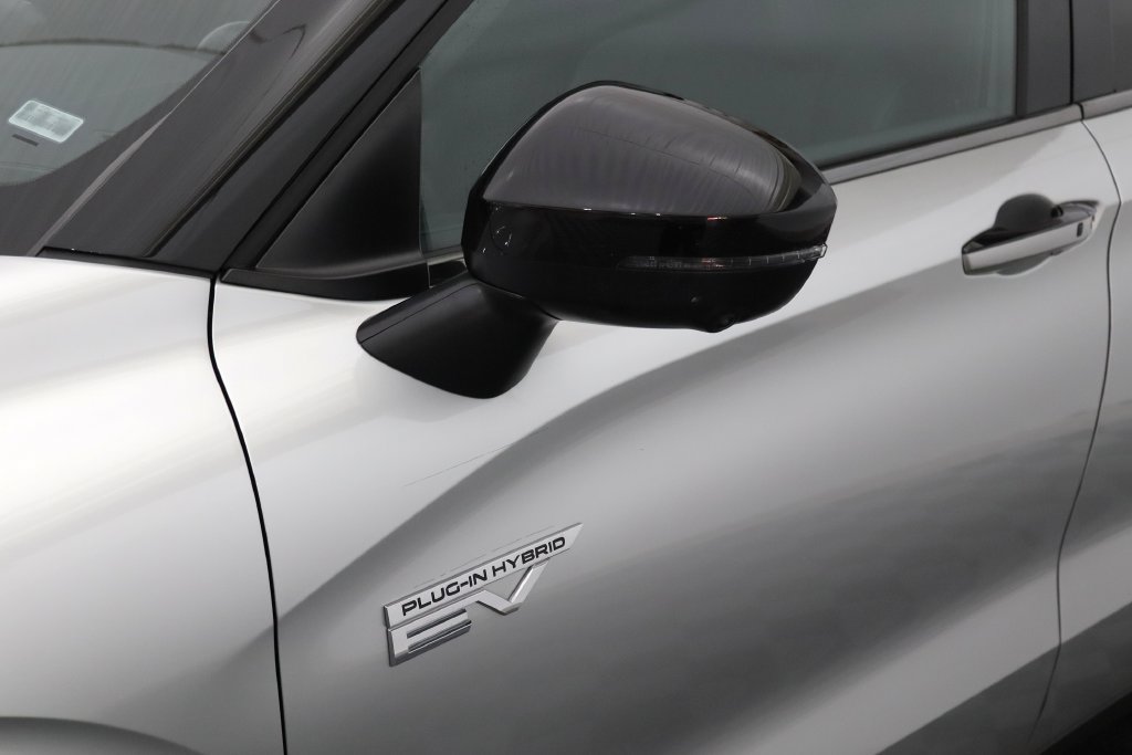 Used 2025 Mitsubishi Outlander SEL Black Edition AWD/4WD image 12