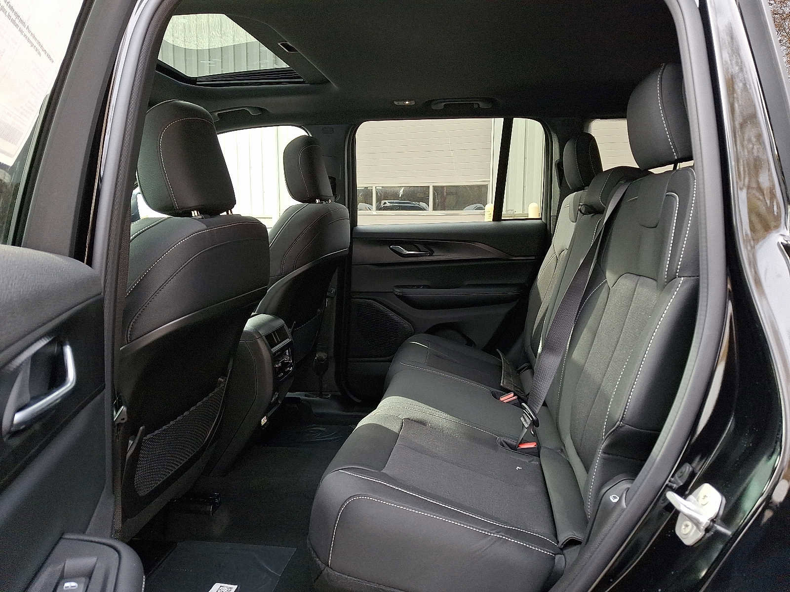 New 2025 Jeep Grand Cherokee Laredo X image 6