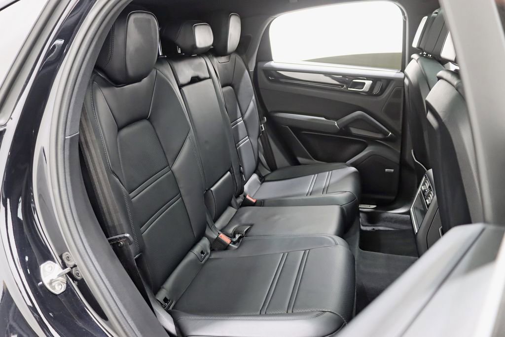 Used 2022 Porsche Cayenne S AWD/4WD image 31