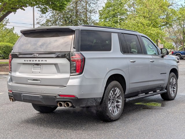 Used 2025 Chevrolet Suburban Z71 AWD/4WD image 5