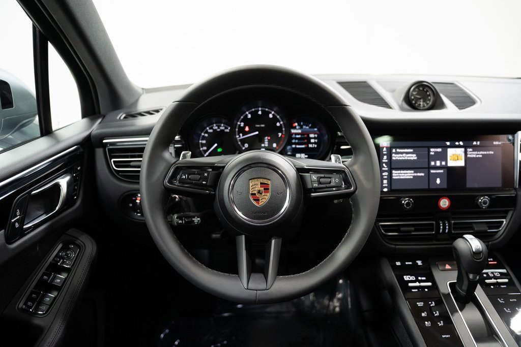 Used 2024 Porsche Macan image 12