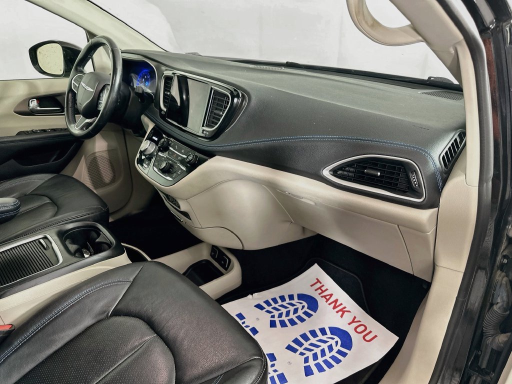 Certified 2021 Chrysler Pacifica Touring-L w/ Uconnect Theater Family Group AWD/4WD image 40
