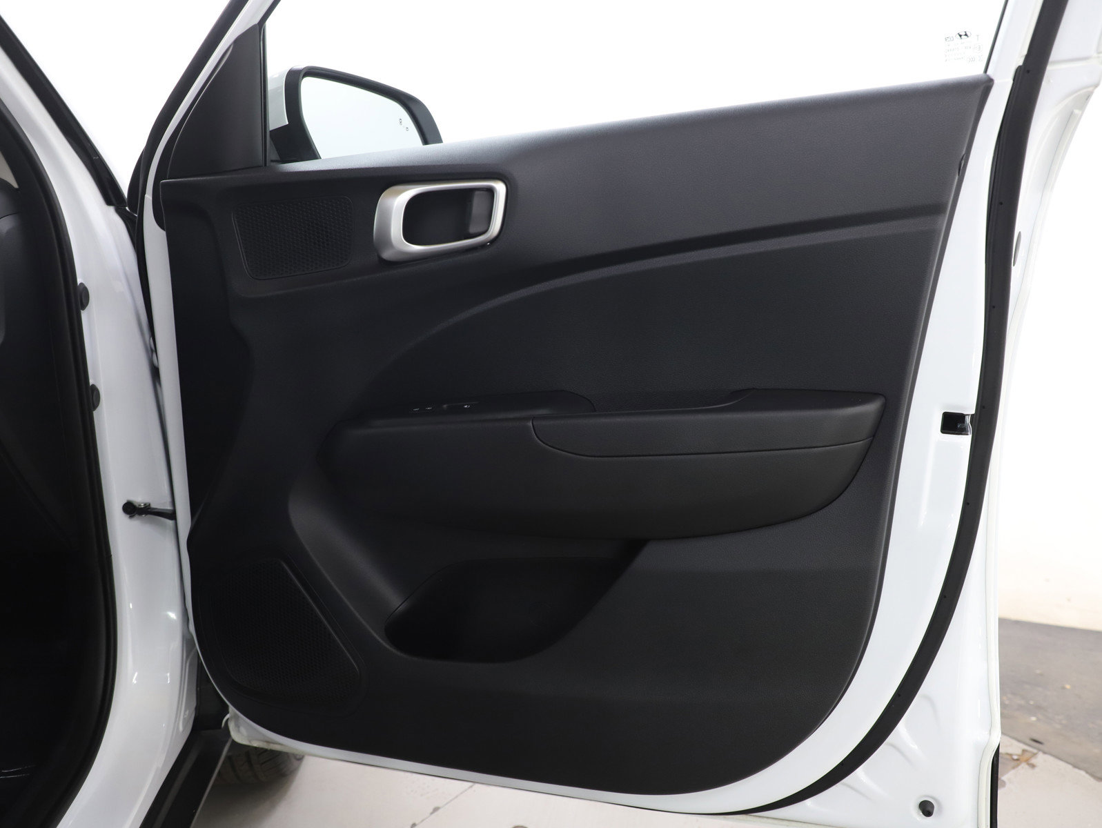 Certified 2026 Hyundai Venue SEL FWD image 9