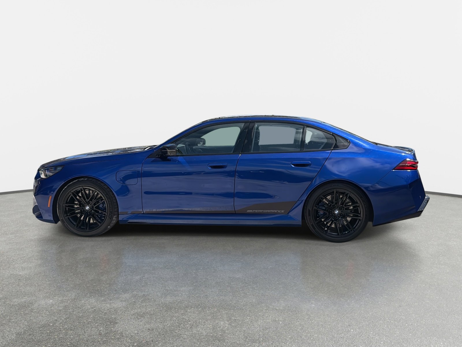 Used 2025 BMW M5 image 6