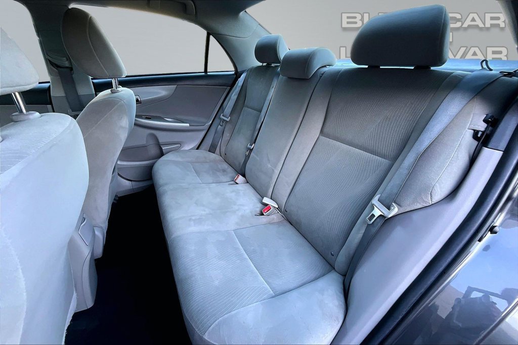 Used 2013 Toyota Corolla LE FWD image 23