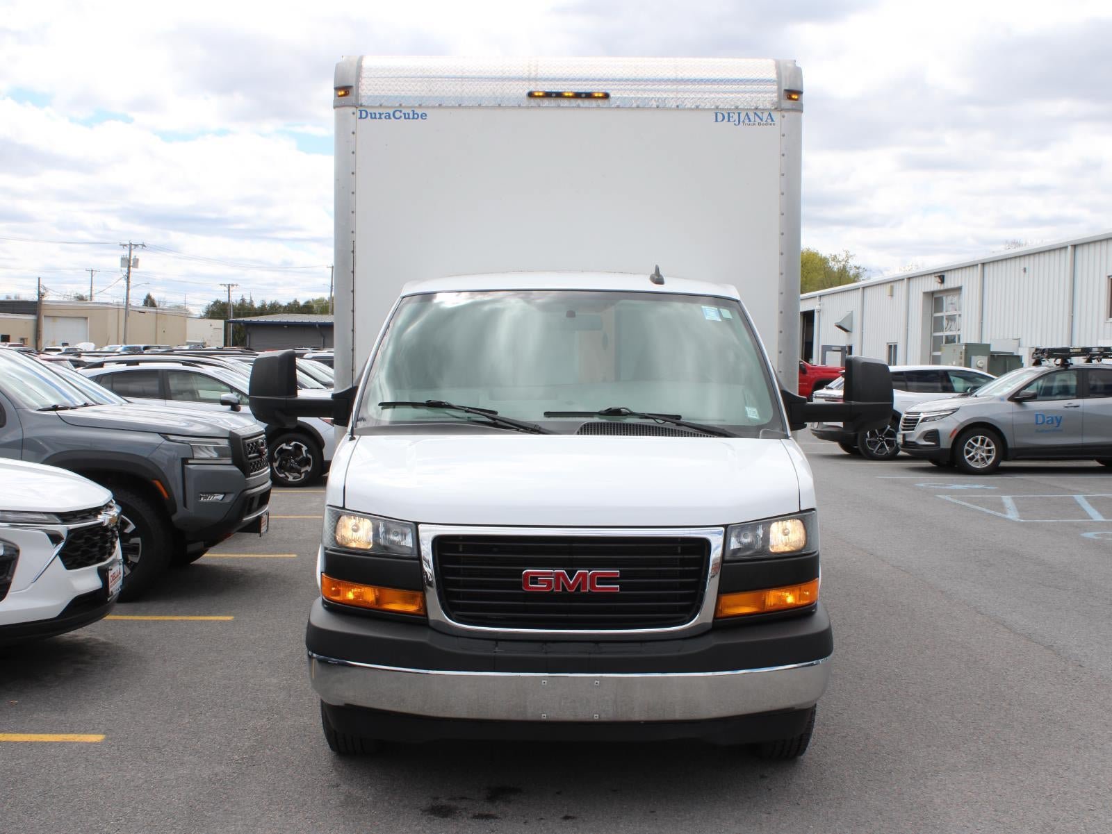 Used 2021 GMC Savana 4500 w/ Power Convenience Package RWD image 2