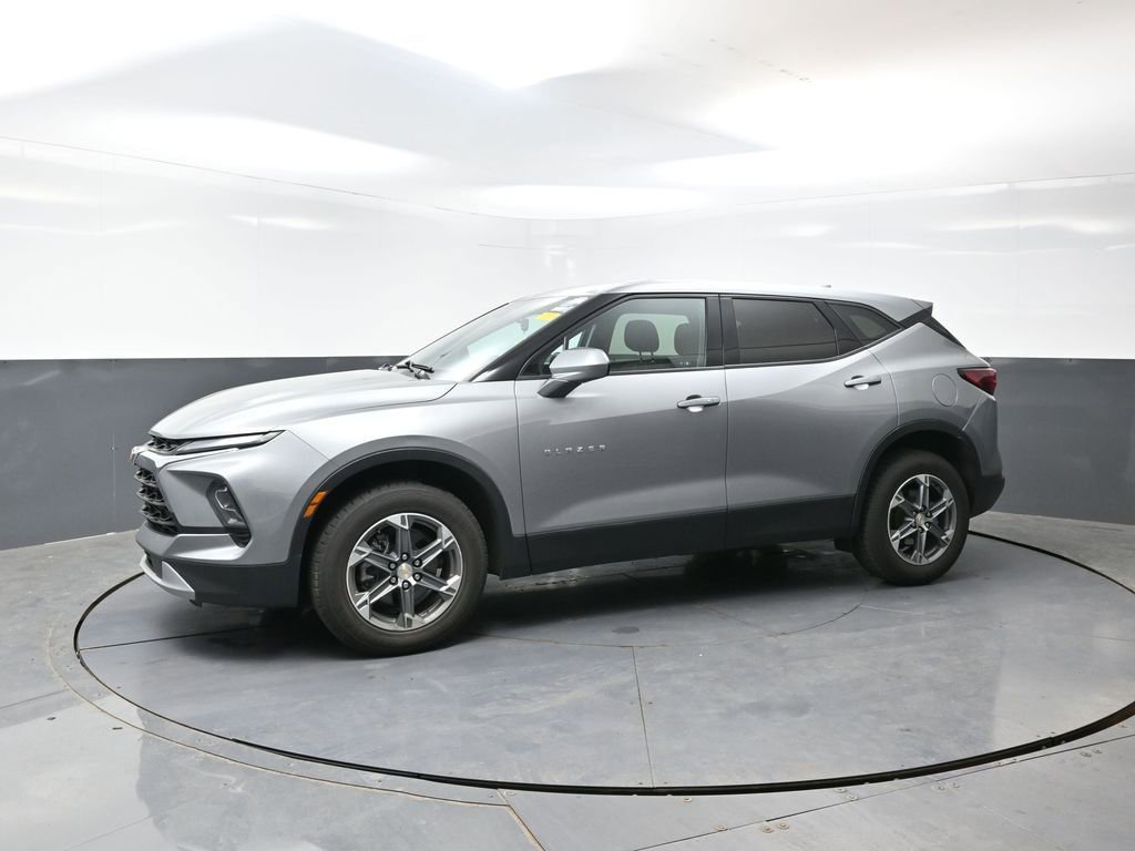 Used 2023 Chevrolet Blazer LT FWD image 9