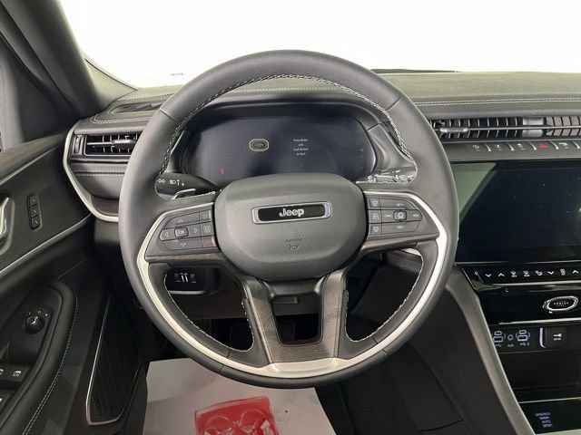 Used 2026 Jeep Grand Cherokee Limited AWD/4WD image 17