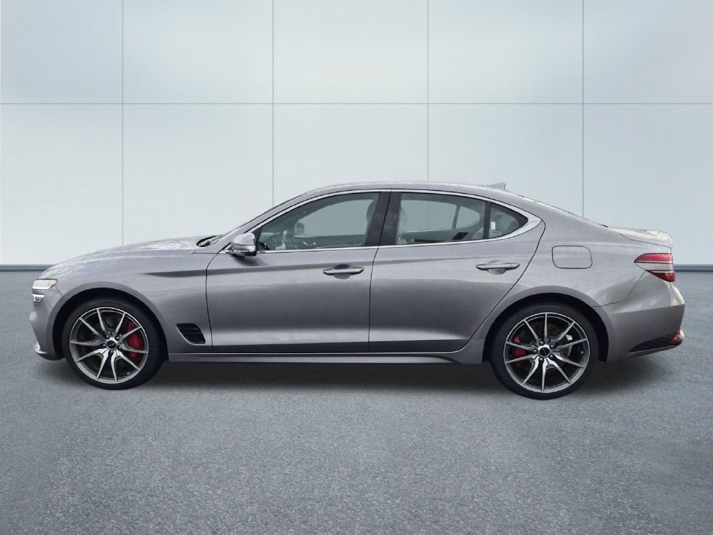 Used 2025 Genesis G70 2.5T RWD image 3