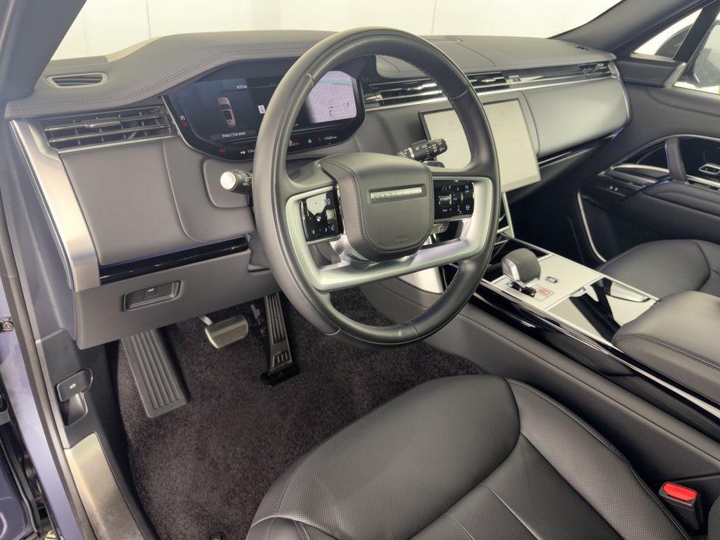 Used 2024 Land Rover Range Rover Long Wheelbase SE AWD/4WD image 4