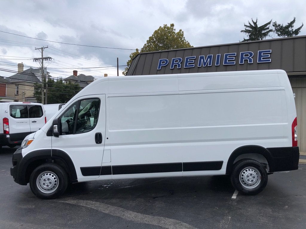 Used 2025 RAM ProMaster 2500 w/ Convenience Group FWD image 3