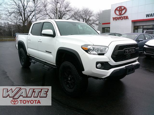 Used 2022 Toyota Tacoma SR5 AWD/4WD image 1