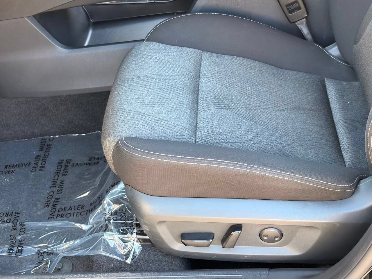 Certified 2025 Nissan Rogue SV FWD image 20
