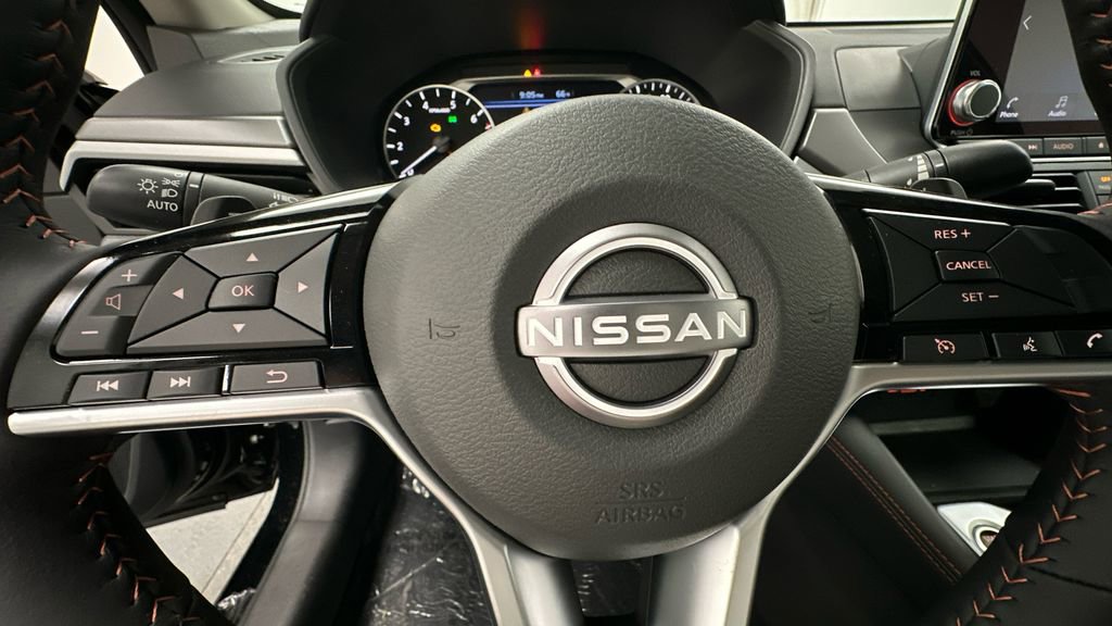 Used 2024 Nissan Altima 2.5 SR image 14