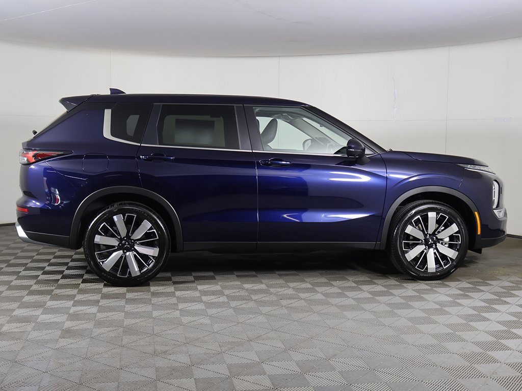 New 2025 Mitsubishi Outlander SE image 20