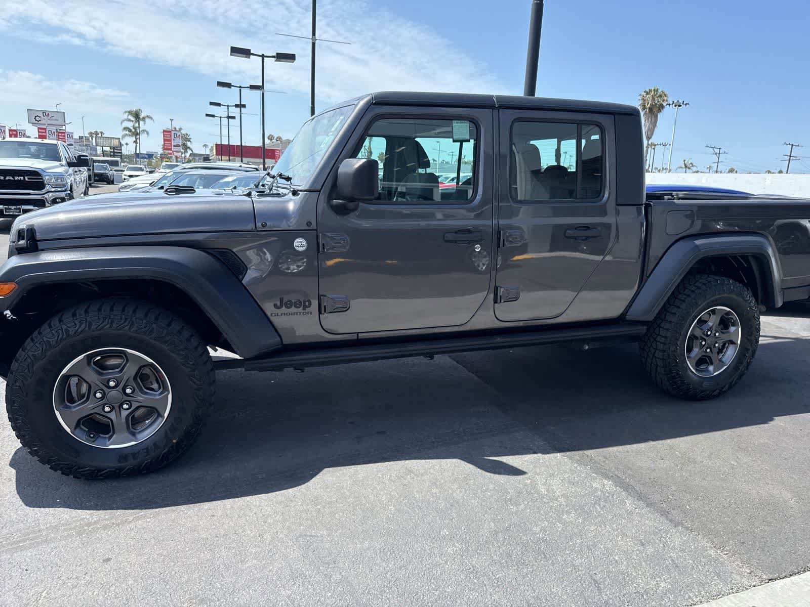 Used 2020 Jeep Gladiator Sport w/ Auxiliary Switch Group AWD/4WD image 12