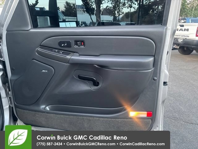 Used 2005 Chevrolet Silverado 2500 LT w/ Heavy-Duty Power Package AWD/4WD image 36