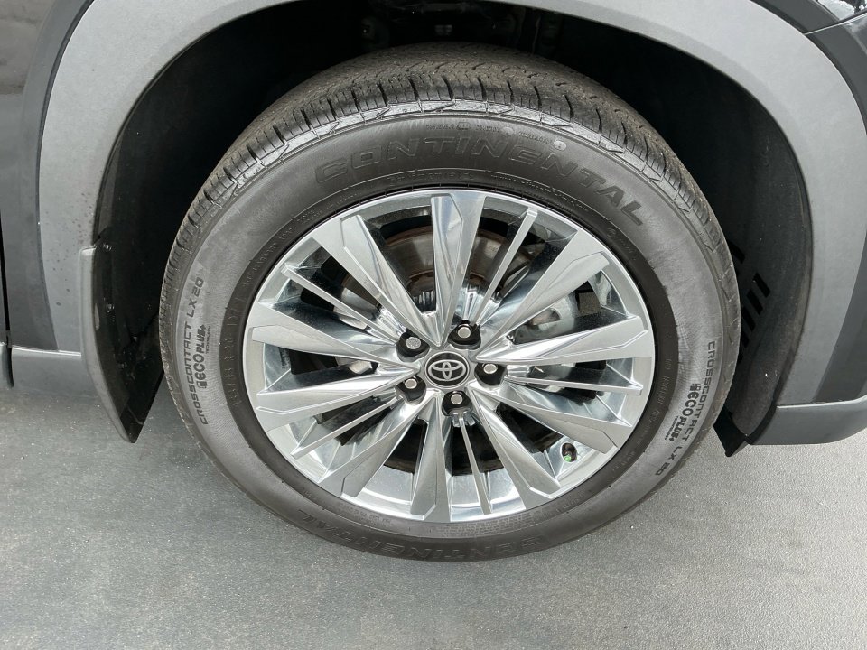 Used 2024 Toyota Grand Highlander AWD image 31